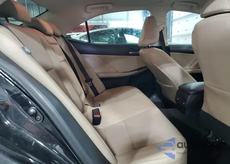 2020 Lexus Is 300 z USA, uszkodzony, nr VIN JTHAA1D29L5108352